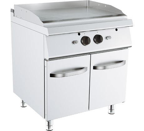 plaque chromée lisse à gaz sur meuble